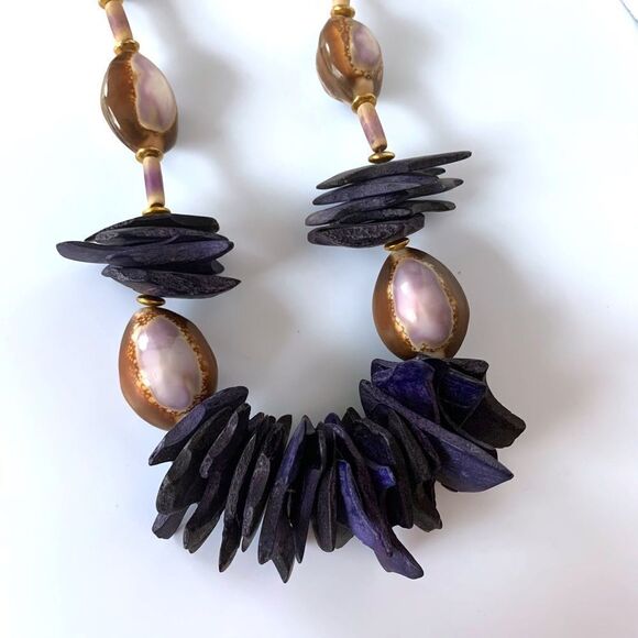 Vintage Purple Cowrie Shell Necklace - Picture 2 of 4
